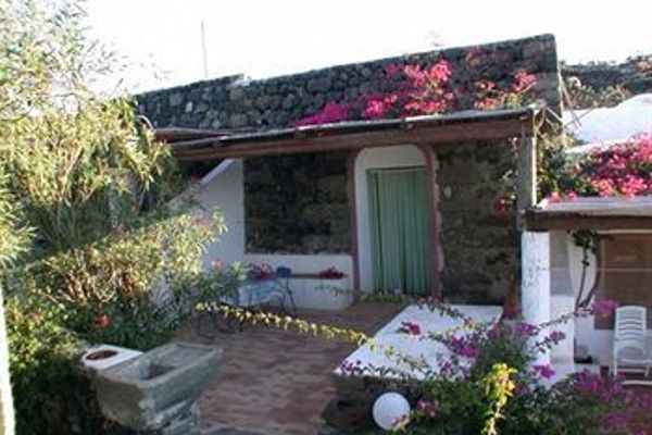 I Dammusi di Punta Karace (Pantelleria)